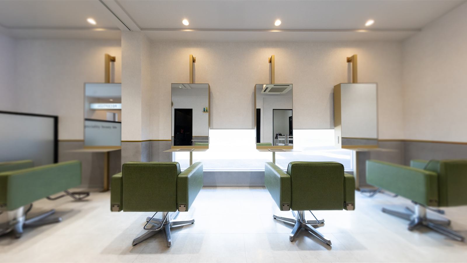 LURU HAIR の店内